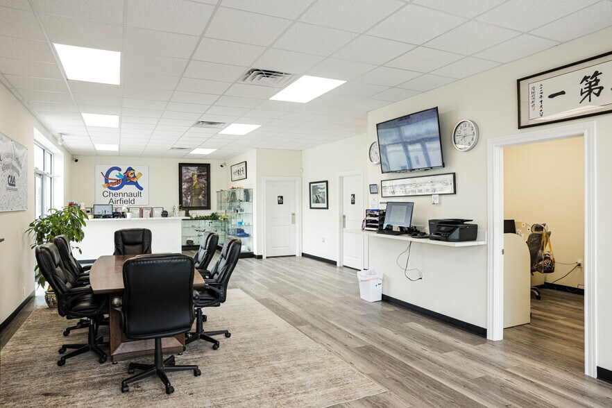 More Photos Of 15900 Schank Rd, Conroe Airport For Sale