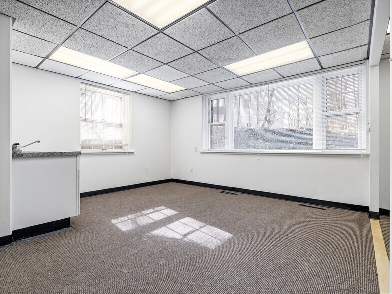 More Photos Of 805 High St, Westwood Medical For Lease