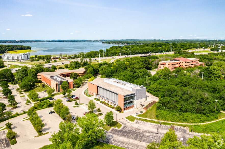 More Photos Of 450 Coyier Ln, Madison Office For Lease