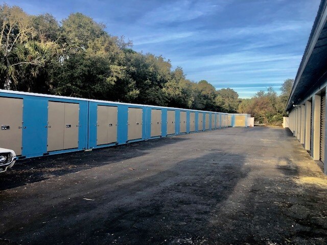 More Photos Of 1945-1947 W Park Ave, Edgewater Warehouse For Lease