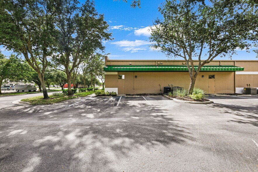 More Photos Of 8991 Daniels Center Dr, Fort Myers Medical For Sale