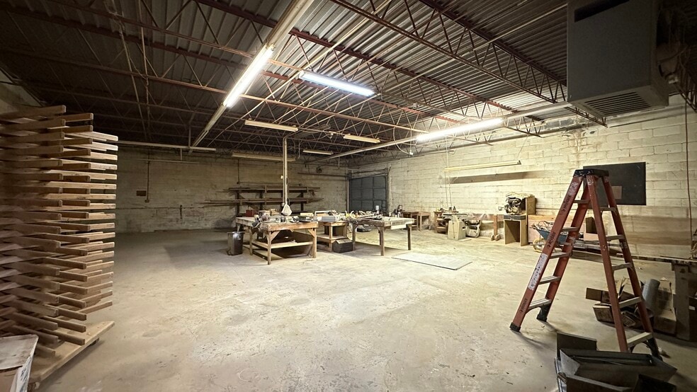 More Photos Of 7705 67th St S, Birmingham Flex For Lease