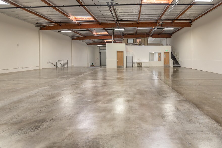 More Photos Of 436-438 Alaska Ave, Torrance Warehouse For Lease