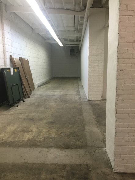 More Photos Of 482 Glenbrook Rd, Stamford Manufacturing For Lease