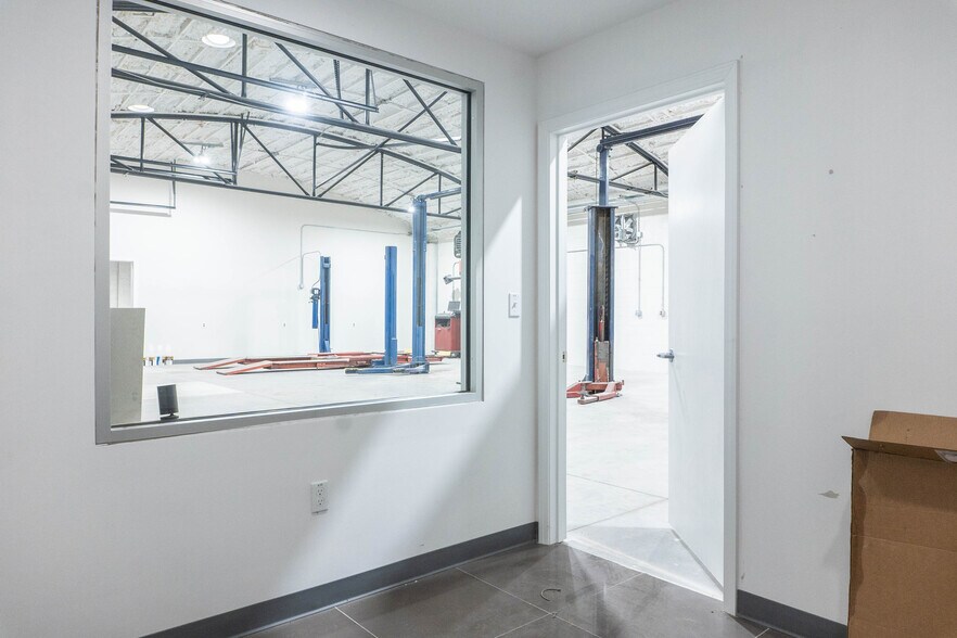 More Photos Of 122 Atando Ave, Charlotte Service For Lease