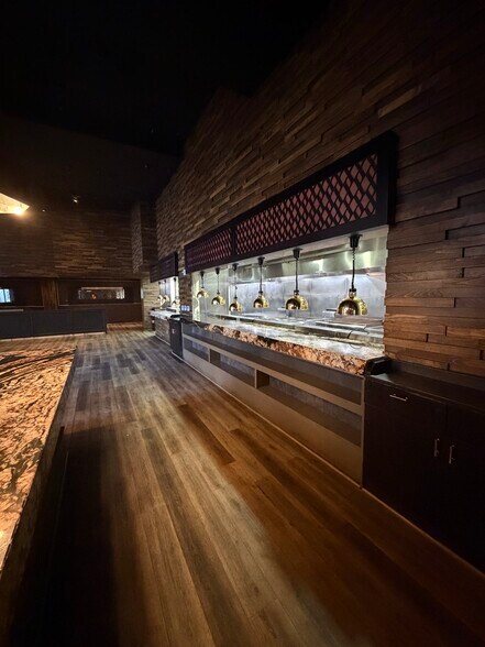 More Photos Of 800 W 6th St, Los Angeles Office For Lease