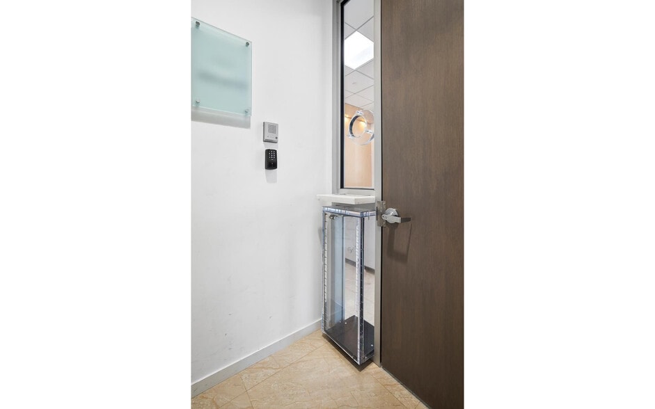 More Photos Of 50 W 47th St, New York Office Residential For Sale