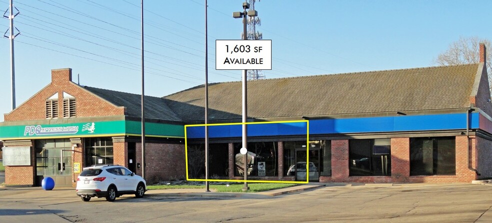 Primary Photo Of 2136 Main St, Green Bay General Retail For Sale