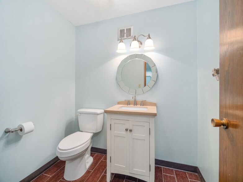 More Photos Of 622 S Calhoun St, Fort Wayne Office For Sale