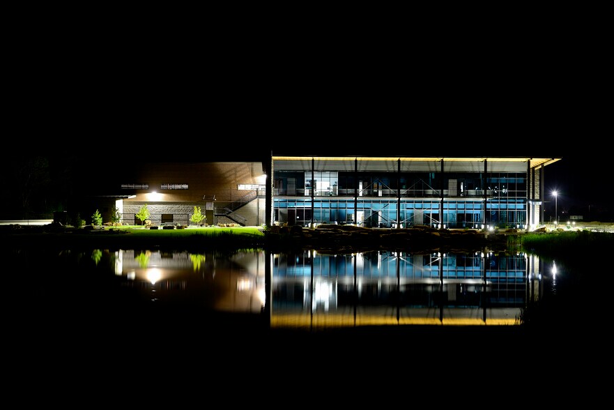 More Photos Of Grand Ave, Montrose Land For Lease