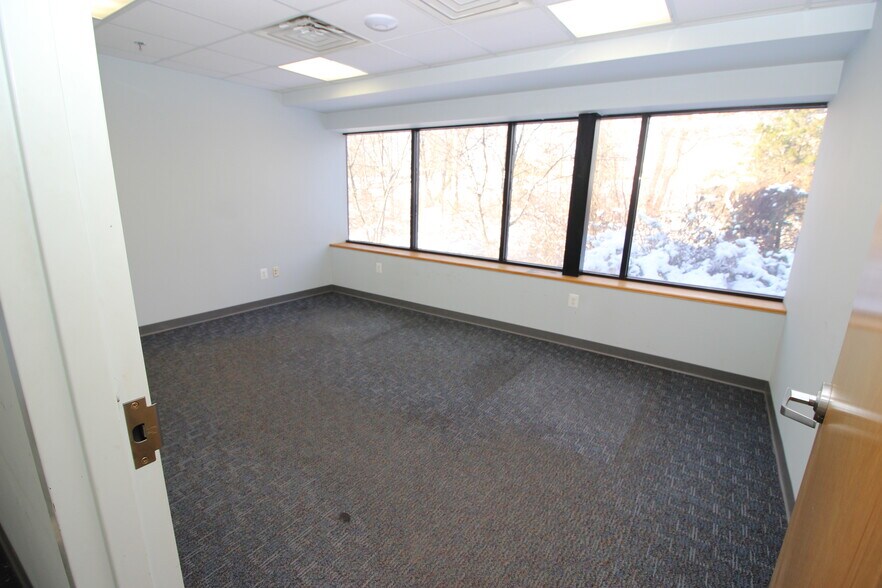 More Photos Of 731 Wambold Rd, Souderton Warehouse For Lease
