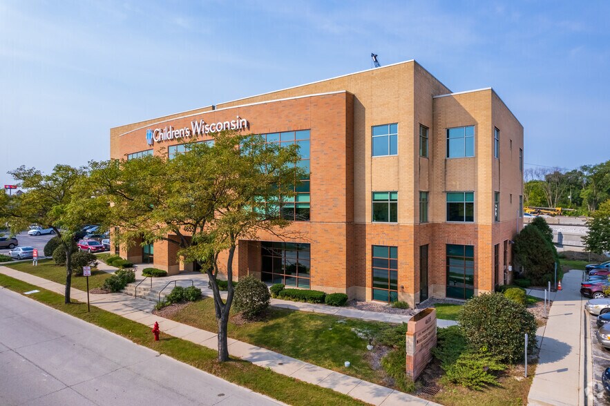 More Photos Of 4655 N Port Washington Rd, Glendale Medical For Lease