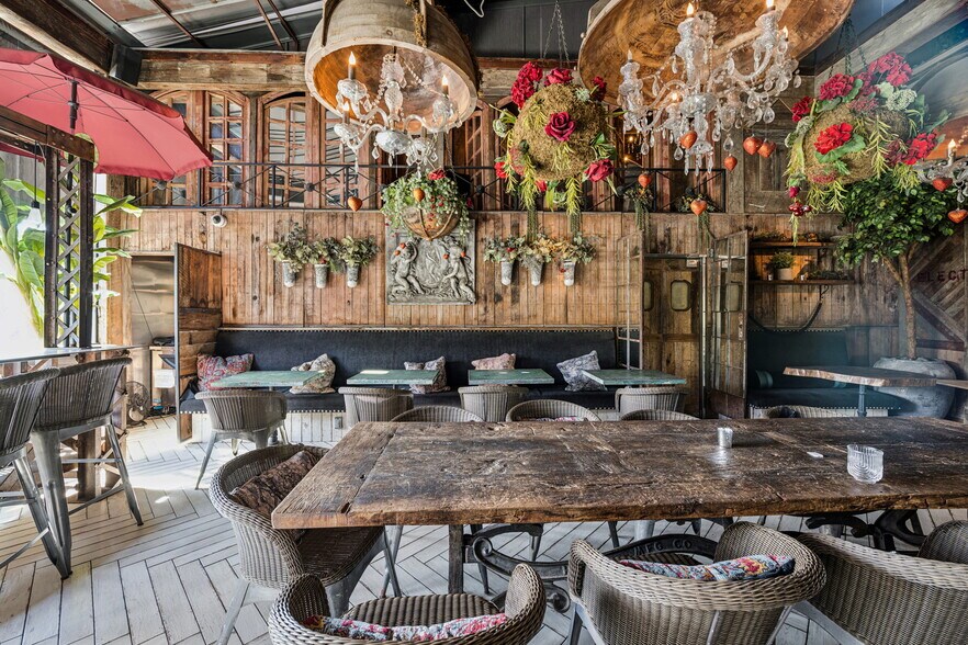 More Photos Of 8928-8930 Santa Monica Blvd, West Hollywood Restaurant For Lease