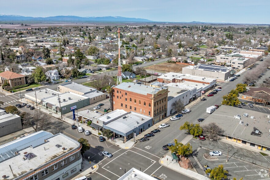 More Photos Of 119 N Butte St, Willows Loft Creative Space For Sale