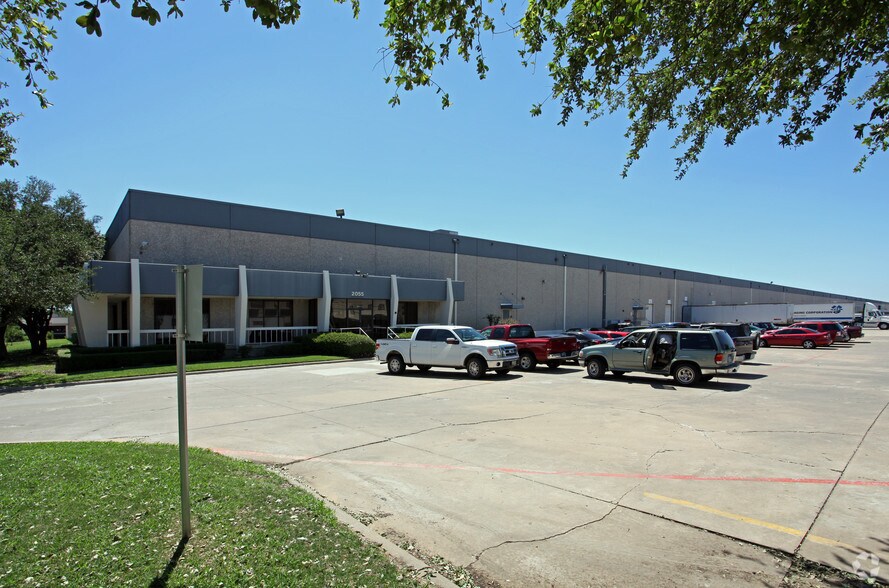 More Photos Of 2055 Luna Dr, Carrollton Warehouse For Lease