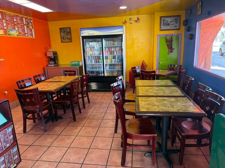 More Photos Of 3973 Mission Blvd, San Diego General Retail For Lease