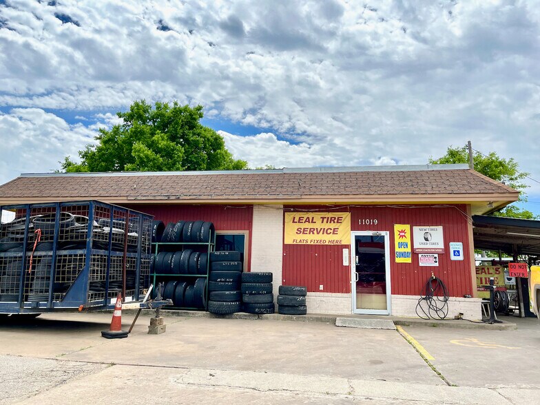 Primary Photo Of 11019 US Highway 290 E, Manor Lodge Meeting Hall For Sale