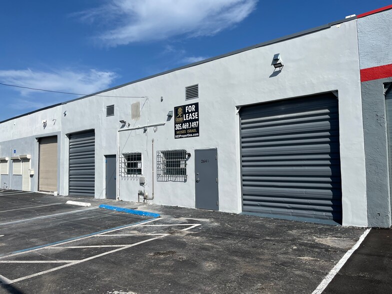 Primary Photo Of 2641-2649 S Park Rd, Hallandale Beach Warehouse For Lease