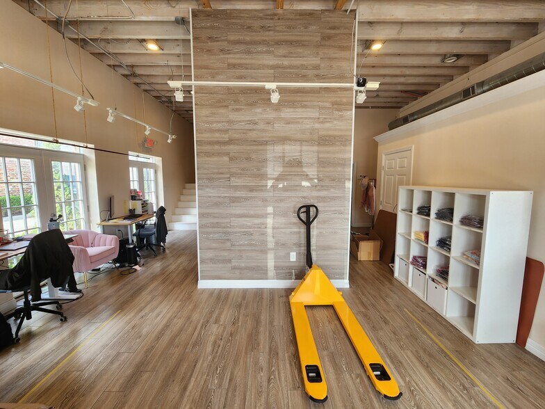 More Photos Of 23923 Gosling Rd, Spring Unknown For Lease