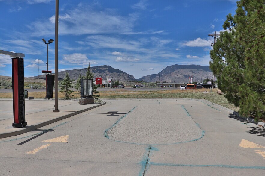 More Photos Of 1902 Mountain View Dr, Cody Fast Food For Sale