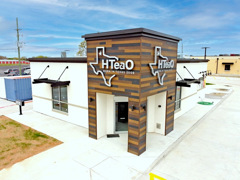 Primary Photo Of 1904 S Jefferson Ave, Mount Pleasant Restaurant For Lease