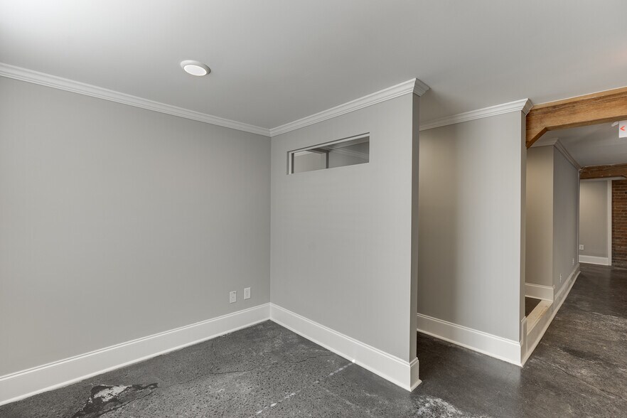 More Photos Of 55 Scott St, Buford Office For Lease