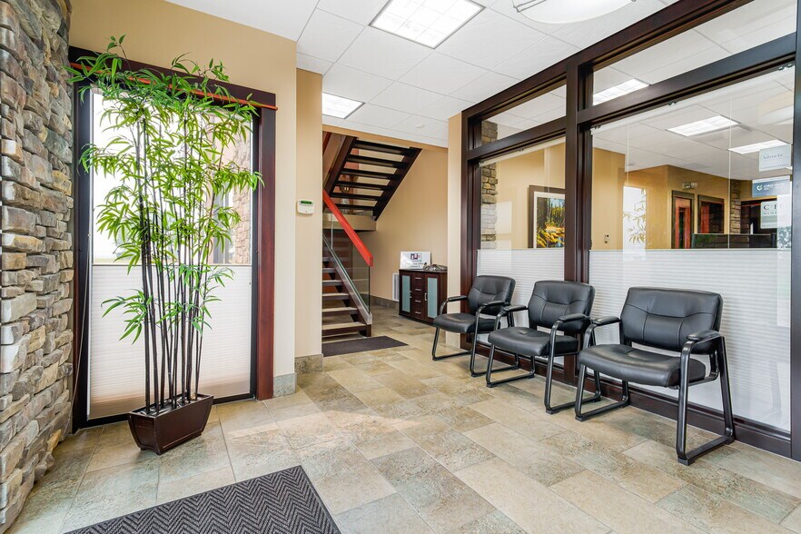 More Photos Of 7818 Highway 6 South Service Rd, Regina Flex For Sale