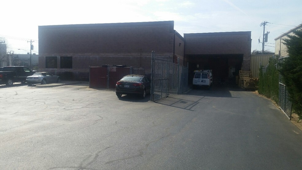 More Photos Of 5100 Old Pineville Rd, Charlotte Office For Lease