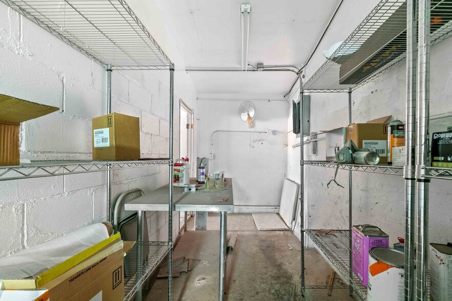 More Photos Of 11686 Sheldon St, Sun Valley Warehouse For Lease