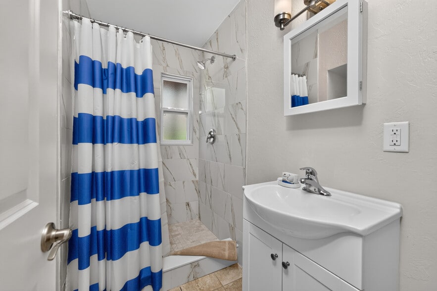 More Photos Of 1130 Gulf Blvd, Englewood Apartments For Sale