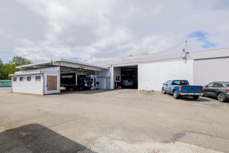 More Photos Of 14600 Ambaum Blvd SW, Burien Auto Repair For Lease