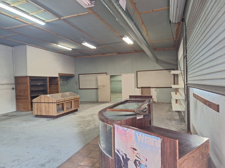 More Photos Of 241 Elliott Rd, Henderson Industrial For Lease