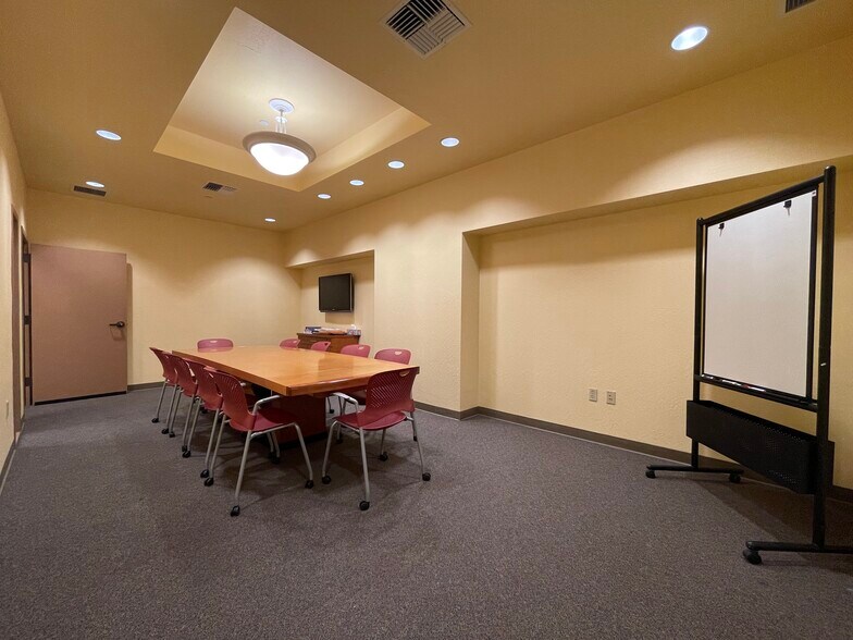 More Photos Of 943 N Shoreline Blvd, Mountain View Light Manufacturing For Sale