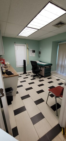 More Photos Of 364 Parsippany Rd, Parsippany Office For Sale