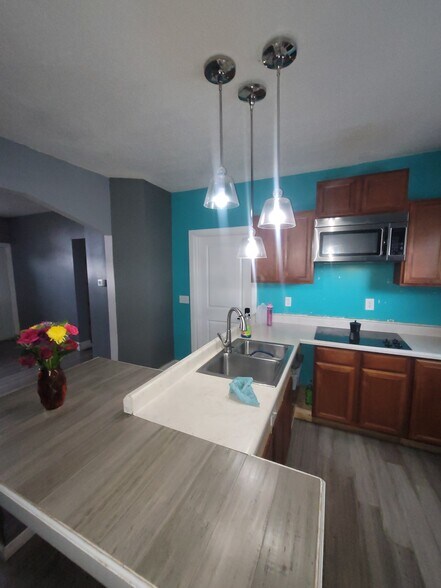 More Photos Of 2536 Indianapolis Ave, Indianapolis Apartments For Sale