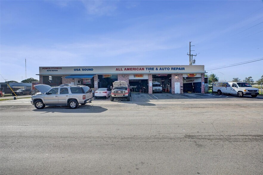 More Photos Of 5960-5992 SW 23rd St, West Park Showroom For Sale