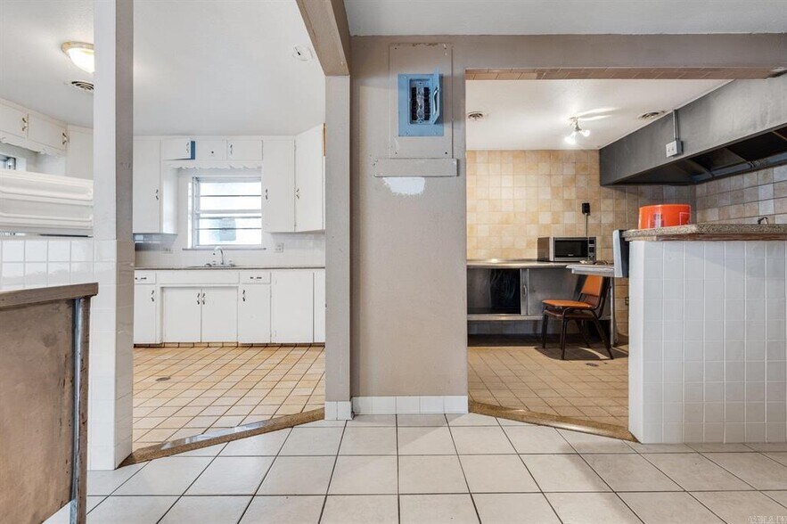 More Photos Of 20121 Interstate 30 S, Benton Religious Facility For Sale