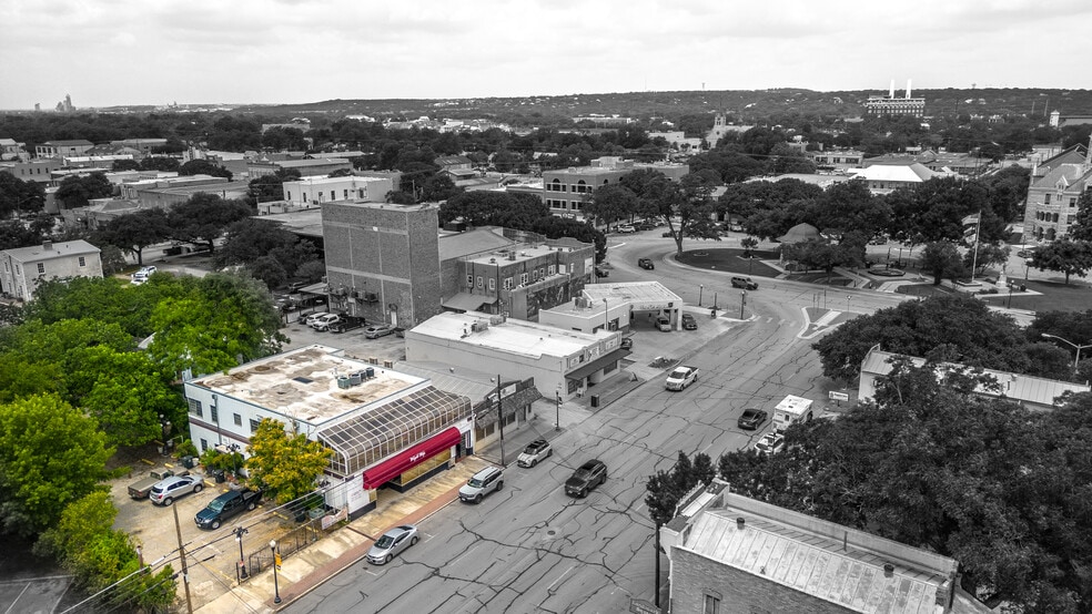 More Photos Of 150-162 S Seguin Ave, New Braunfels Office For Lease