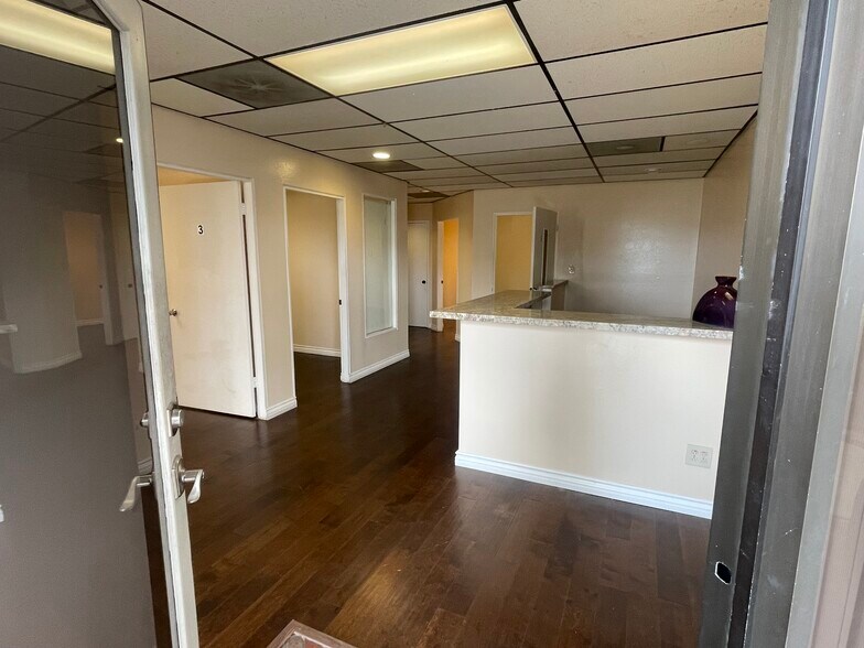 More Photos Of 4550 Kearny Villa Rd, San Diego Office For Sale