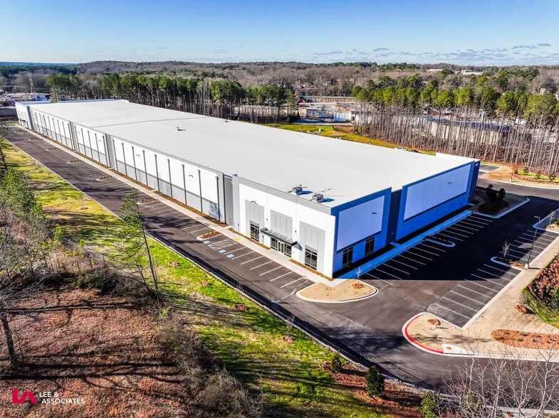 More Photos Of 5380 Dixie Industrial, Lake City Distribution For Lease