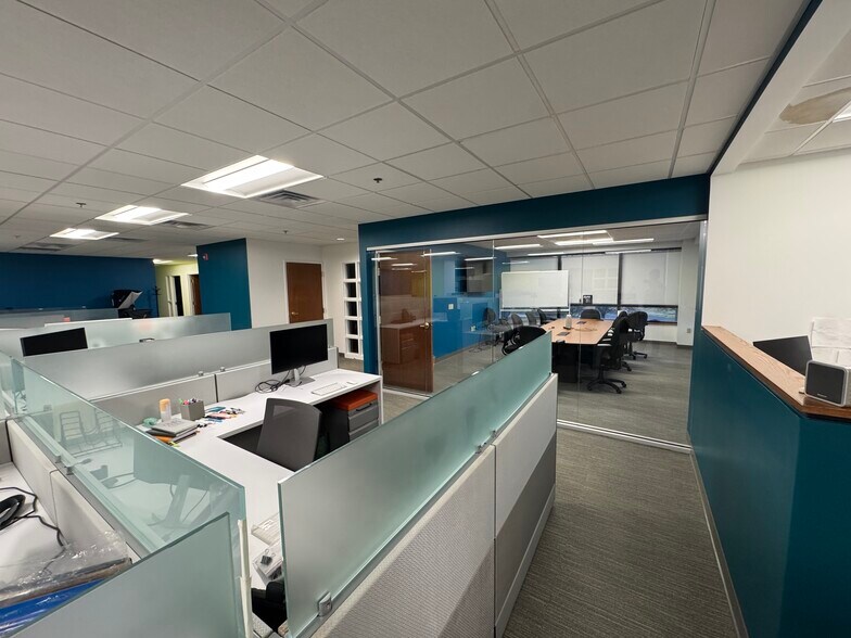 More Photos Of 1611 Pond Rd, Allentown Medical For Lease