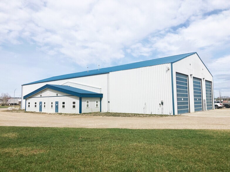 More Photos Of 253 Burnt Park Dr, Red Deer County Service For Sale