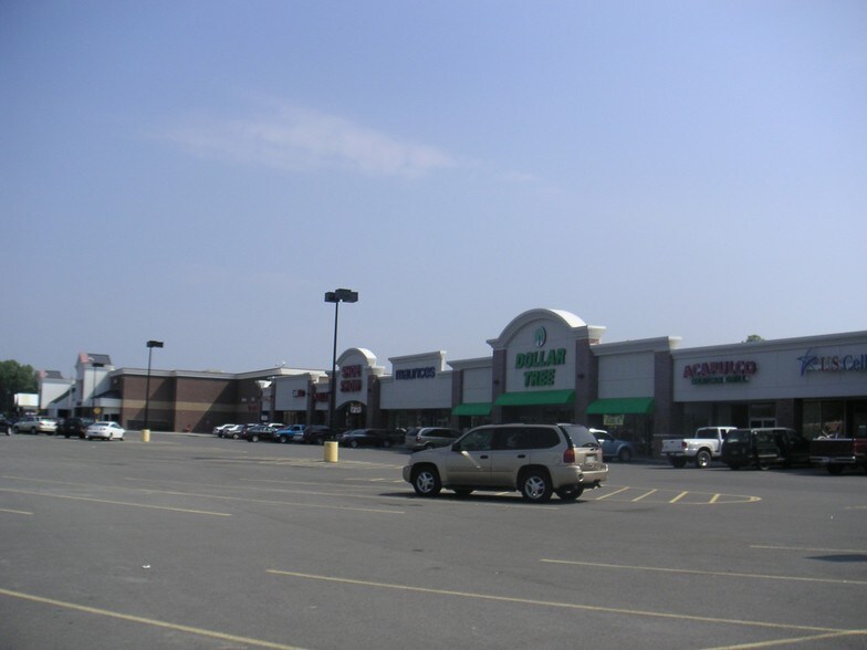 More Photos Of 86-114 Town Center Rd, Fayetteville Storefront Retail Office For Lease