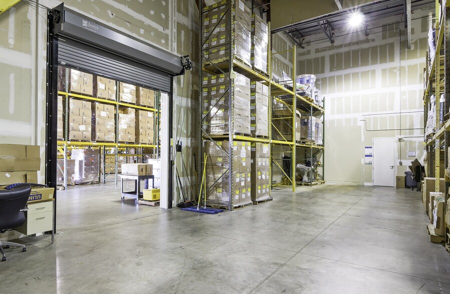 More Photos Of 13830 Jetport Commerce Pky, Fort Myers Warehouse For Lease