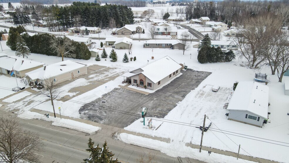 More Photos Of 155 W Menasha Ave, Whitelaw Flex For Sale