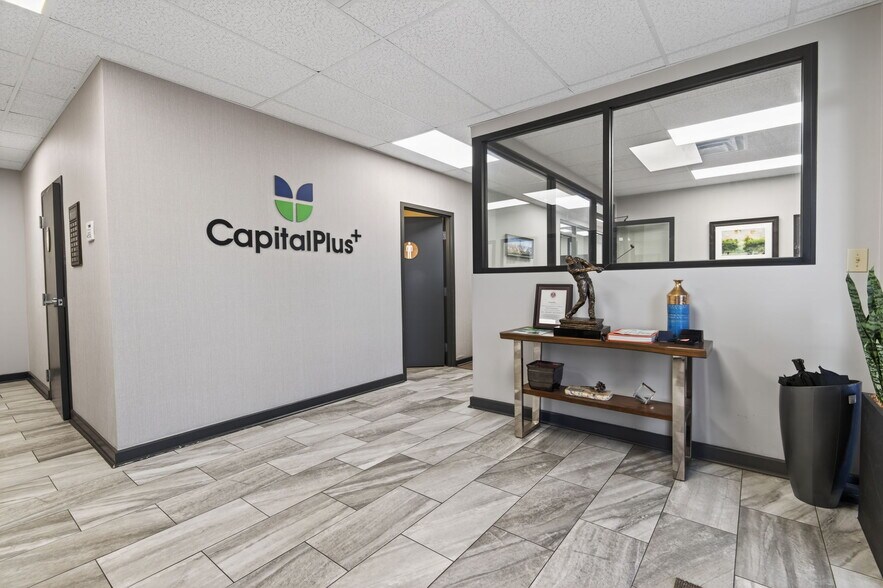 More Photos Of 2510 Solway Rd, Knoxville Flex For Lease