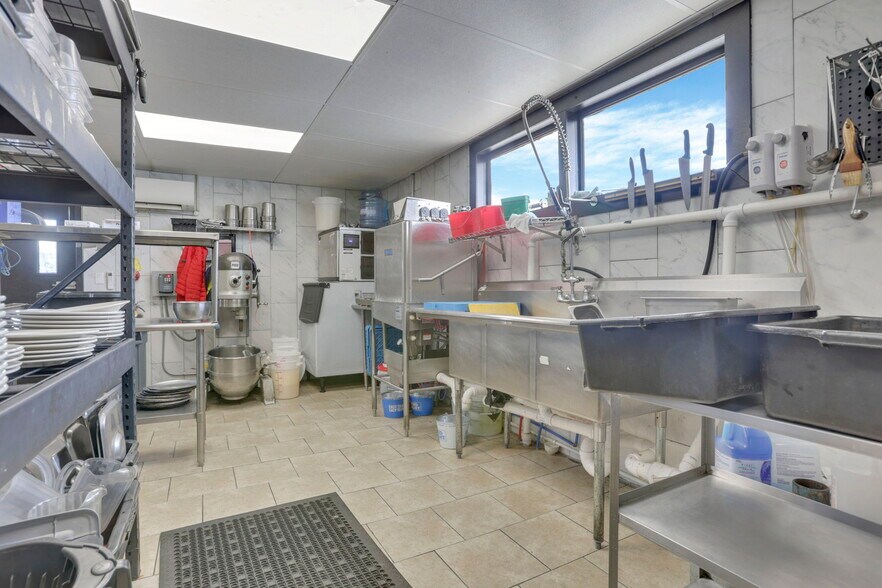 More Photos Of 609 Mill St, New Lexington Restaurant For Sale