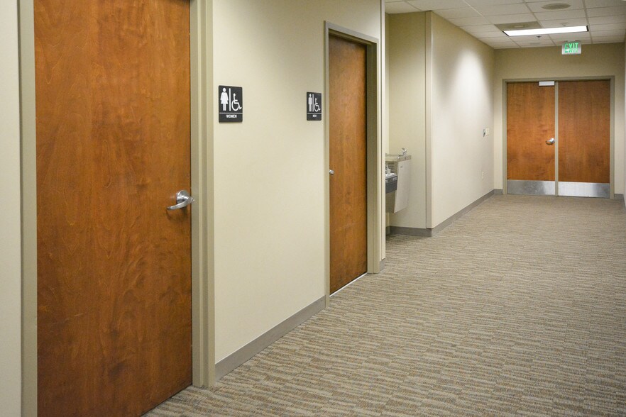 More Photos Of 7773 Sloane Dr, Little Rock Office For Sale