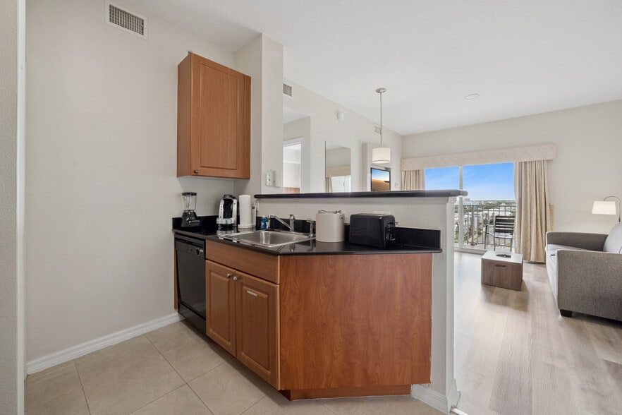 More Photos Of 7383 Universal Blvd, Orlando Hospitality For Sale