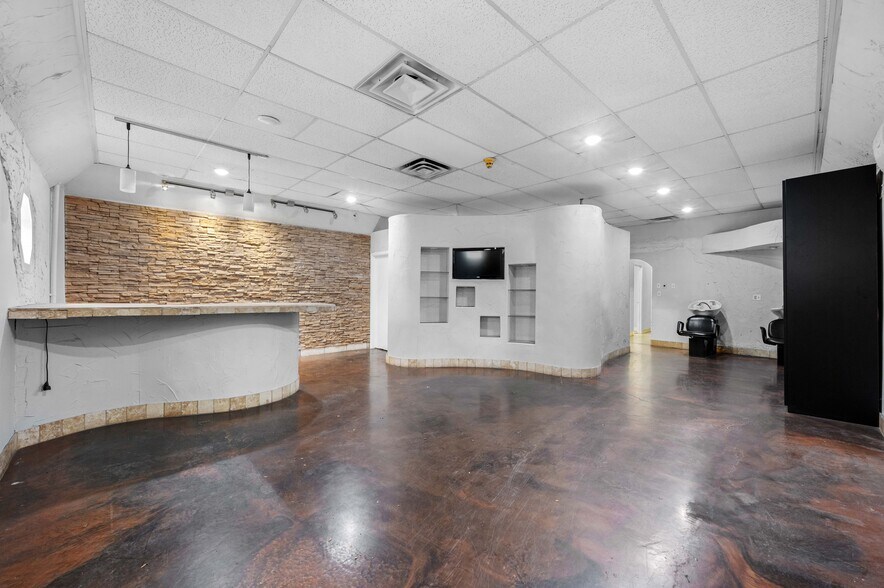 More Photos Of 309-311 S Victoria Ave, Pueblo Storefront For Sale